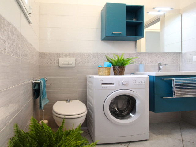 media.bagno-appartamento-andrea-gatteo-mare